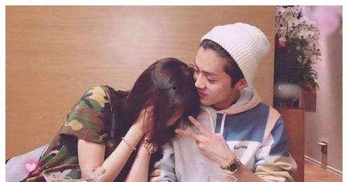 娱乐圈的吃瓜情侣是谁,甜蜜互动背后的秘密恋情 第3张 娱乐圈的吃瓜情侣是谁,甜蜜互动背后的秘密恋情 第3张